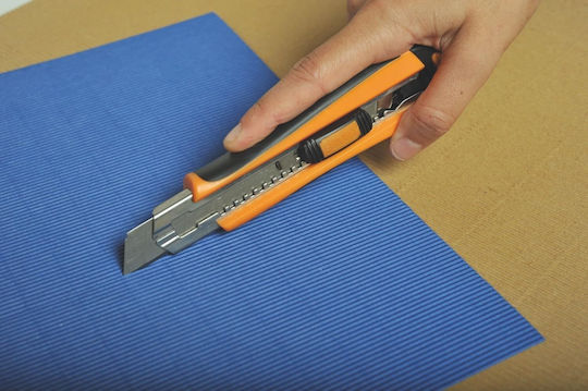 Fiskars Cuțit pliant cu Lățime Lamă 18mm Orange