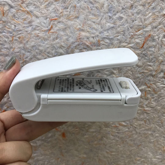 Mini Aparat de Sigilare Pungi cu Baterie Alista Home Sigilare la Cald Spate Magnetic Portabil 9.7x3 Cm Alb