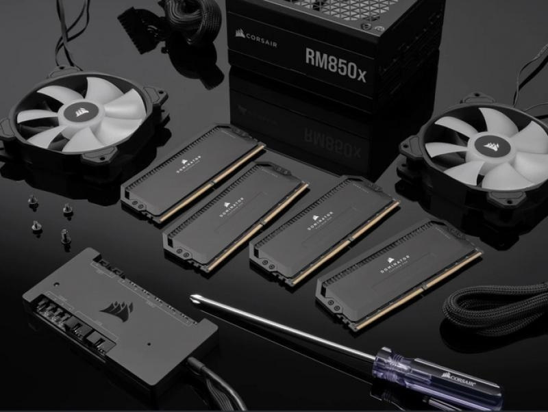 Corsair Dominator Platinum RGB 64GB DDR5 RAM cu 2 module (2x32GB
