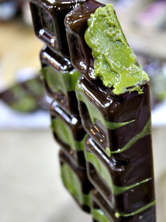 Easter Candle Dubai Chocolate 16 X 9.5cm