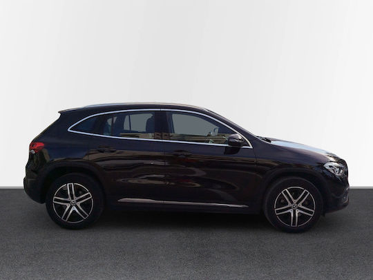 Mercedes-Benz GLA 180 д Авто '22