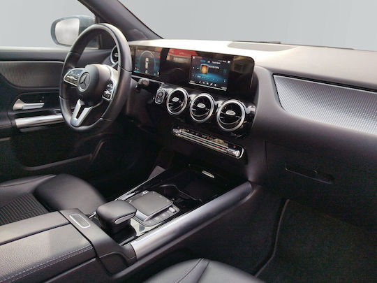 Mercedes-Benz GLA 180 д Авто '22
