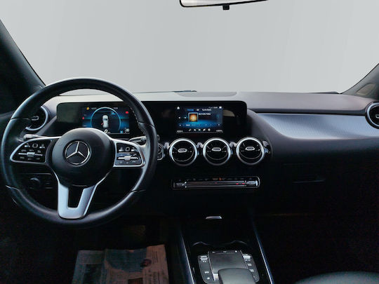 Mercedes-Benz GLA 180 д Авто '22