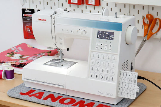 Janome Mașină de Cusut Profesională 780dc Albă