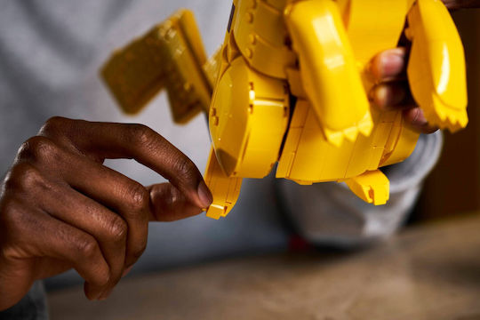 LEGO Pokemon Pikachu и Poke Ball за 18+ Години 2050 Бройки
