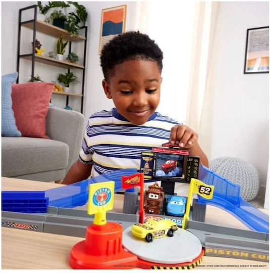 Mattel Disney Cars Голяма Състезателна Писта Piston Cup Stunt Писта за 4+ Години