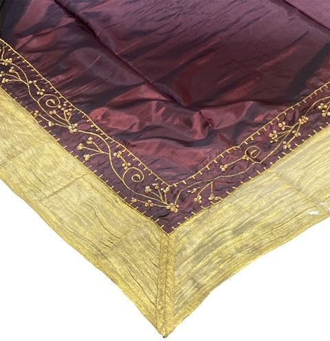Limneos Limneos Kariert Tischdecke Burgundisch-Gold 130x130cm