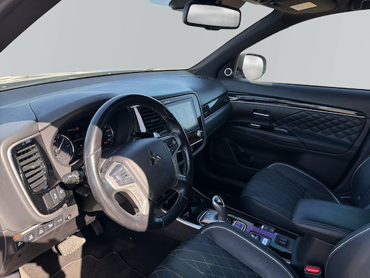 Mitsubishi Motors Outlander 2.4 PHEV Instyle Navi Plus Auto 4WD PHEV (Plug In) '20