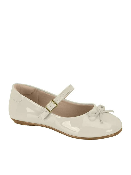 Kinder Pumps & Ballerinas Anatomisch mit verstellbarer Metallschließe Lackleder Beiges