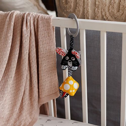Babyono Hängendes Babyspielzeug für Kinderbett und Kinderwagen Maus für Neugeborene