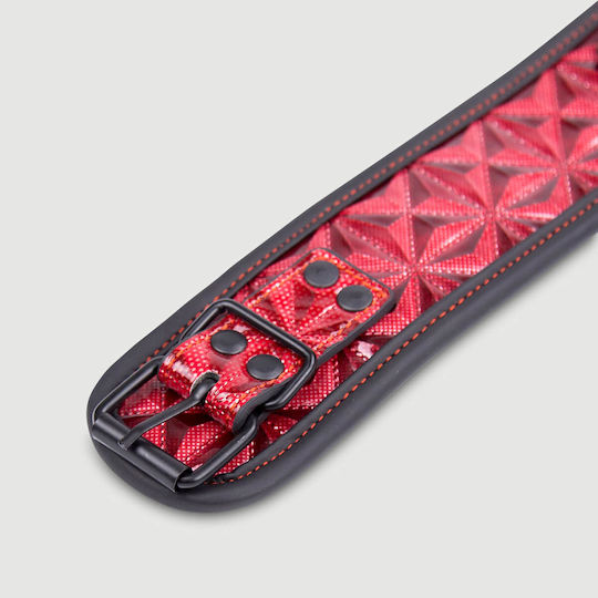 Halsband in Roter Farbe