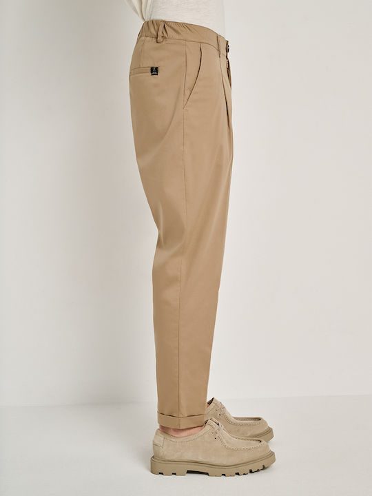 Trousers in Relaxed Fit Beige