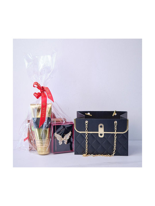 Set Cadou Tenderness Brosa Martisor Fluture Cremă De Mâini Eveline Argan Și Vanilie Ciocolată Ritter Sport Cacao Mousse Cutie Metalică Săpun Trandafiri Ursuleț De Pluș Plus În Geantă Elegantă Stil Poșetă Roșie