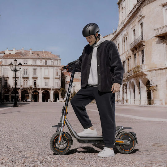 Xiaomi Elektro-Roller 6 Pro Elektroroller mit 25 km/h Höchstgeschwindigkeit und 70 km Reichweite in Schwarzem Farbe