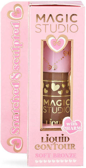 Magic Studio Eye Shadow in Liquid Form with Beige Colour