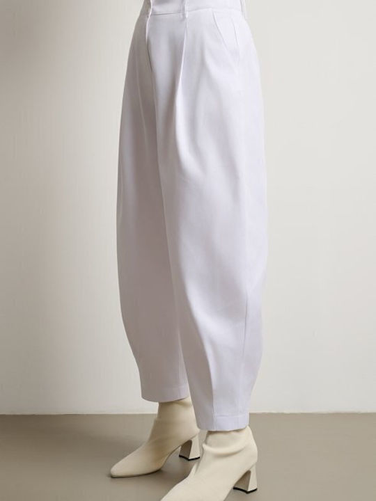 Pantaloni Dama Capri Din Țesătură Croială Relaxată Albi