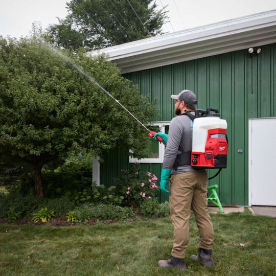 Milwaukee M18 Switch Tank Sprayer with Capacity 15lt