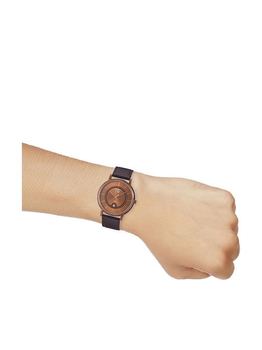 Casio Collection Ρολόι Μπαταρίας με Μεταλλικό Μπρασελέ