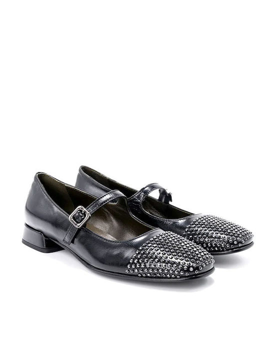 Heels Made of Patent Leather with Medium Heel Black