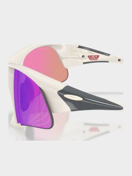 Oakley Men's Sunglasses with White Frame and Green Lens OO9532-08