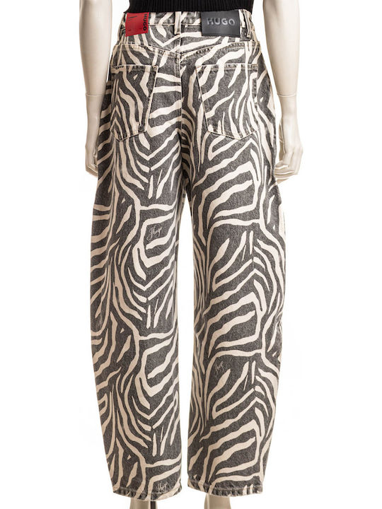 Women's Jean Pants in Tapered Leg Style
