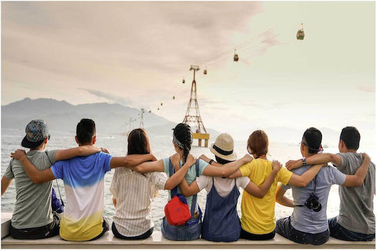 Πίνακας Friends Enjoying Sunset By Sea Φίλοι Απολαμβάνουν Ηλιοβασίλεμα Δίπλα Στη Θάλασσα 100x70