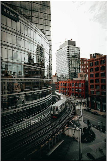 Панел Train Passing Through Cityscape Трено Пърна Меса Асутко Топио 100x150