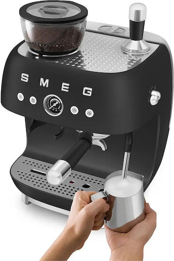 Smeg Automatische Espressomaschine 1650W Druck 20bar für Cappuccino mit Mahlwerk Schwarz EGF03BLMEU