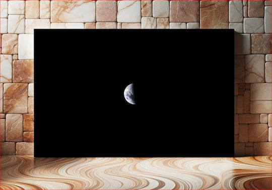 Half Moon In Space Μισή Σελήνη Στο Διάστημα 1
