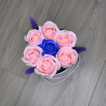 Aranjament Floral Glamour Floare Cutie Rotundă 7 Trandafiri Săpun