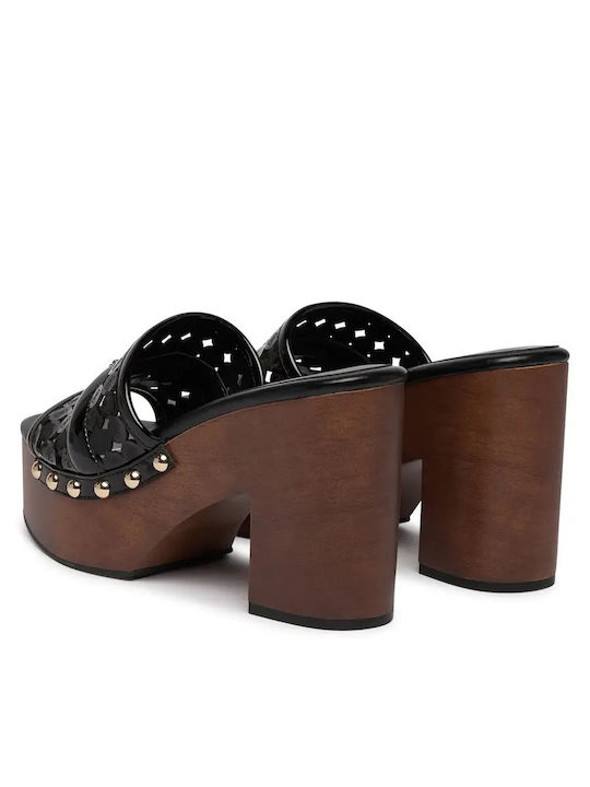 Sandals in Black Patent Leather