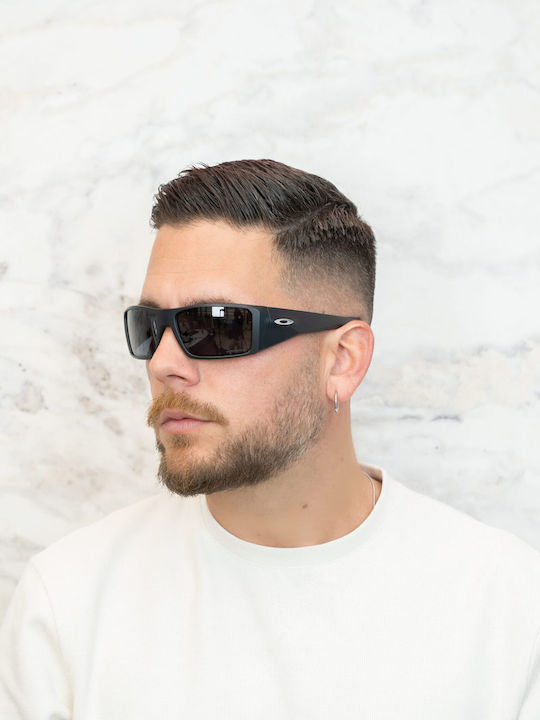 Oakley Unisex Sunglasses with Black Frame OO9231-0161
