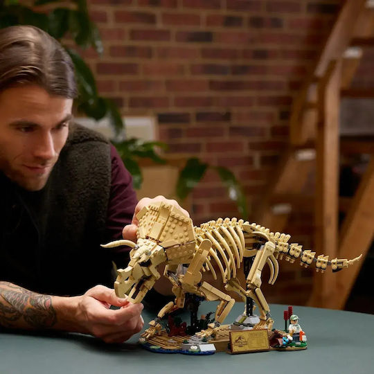 LEGO Jurassic World Трицератопс за 18+ Години 1154 Бройки