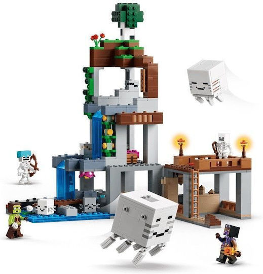 LEGO Minecraft Ghast Station for Ages 9+ 754 Pieces