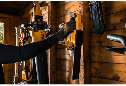 DEWALT DCMHT520N Battery Hedge Trimmer 18V with 20cm Blade Length Solo