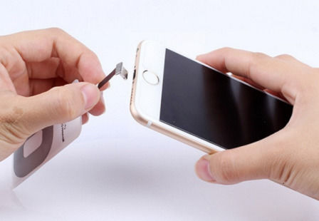 Qi Charging Receiver Lightning in White color