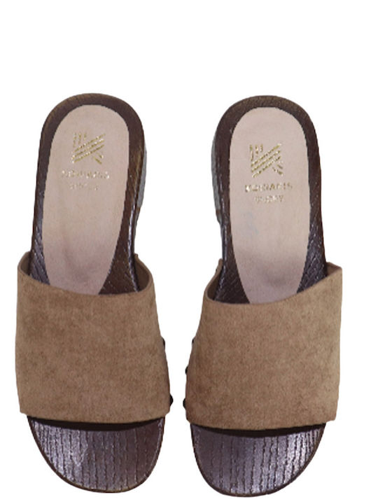 Mules With Heel In Brown Colour