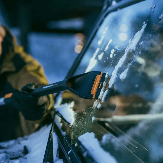 Fiskars Стъргалка за лед за кола С четка