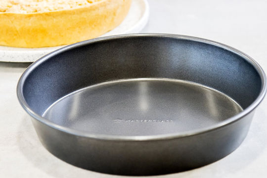 Kitchen Craft Baking Pan Made of Stainless Steel with Non-Stick Coating 23cm