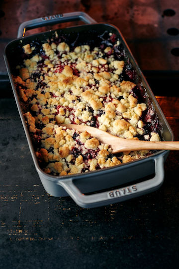 Staub Cast Iron Baking Pan with Enamel Interior Coating 20x30cm
