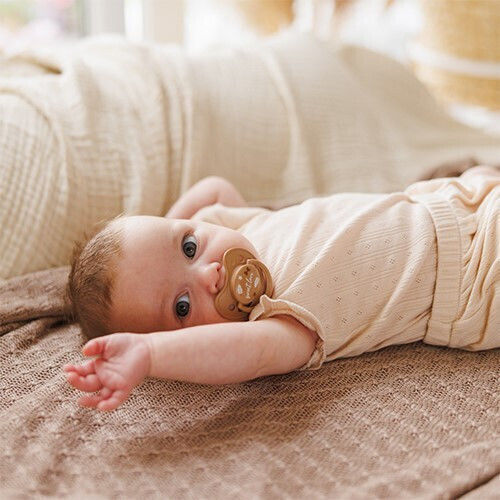 Babyono Πιπίλα Σιλικόνης Νυκτός Λευκό για 0-6 μηνών