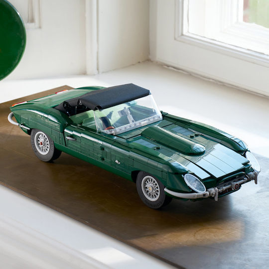 LEGO Icons Jaguar Type E за 18+ Години 1673бр