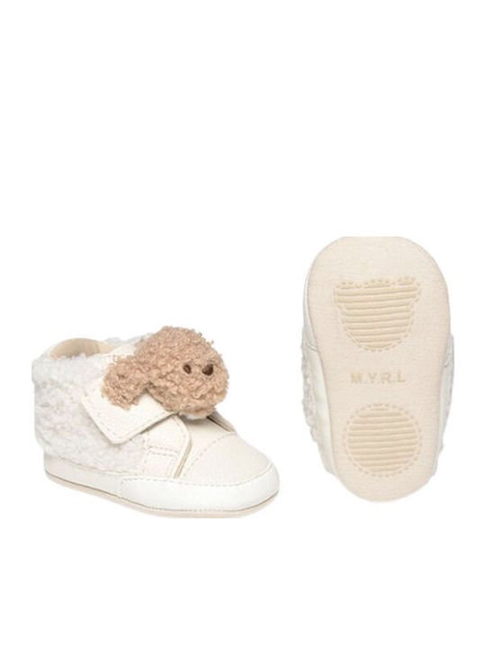 Mayoral Βρεφικά Sneakers Αγκαλιάς Μπεζ