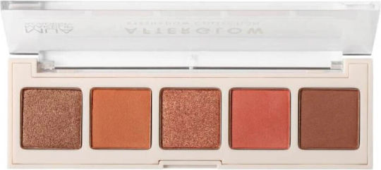 MUA Eye Shadows Palette with Eye Shadows in Pressed Powder Form Shade