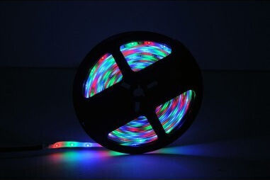 Bandă LED 12V 5m Tip SMD3528 cu Sursă de alimentare