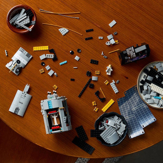 LEGO Icons Hubble Space Telescope for 18+ Years 1252 Pieces