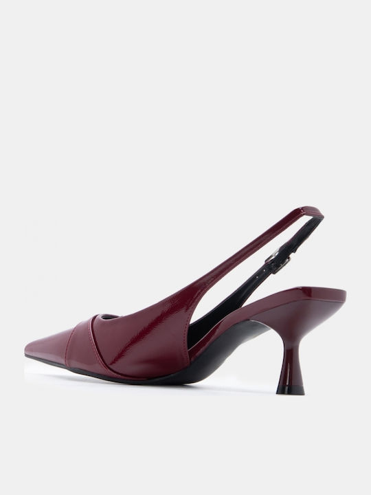 Spitze Zehe Pumps mit Riemen & Mittlerem Absatz Burgundisch