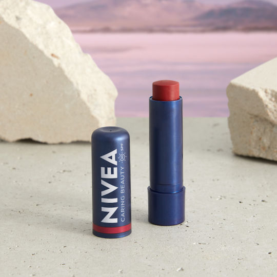 Nivea Caring Beauty Балсам за Устни SPF30 Червен & Бузи 4.8гр