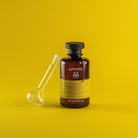 Apivita Frequent Use Chamomile & Honey Шампоан Възстановяване и Хидратация за Всеки Тип Коса 250ml