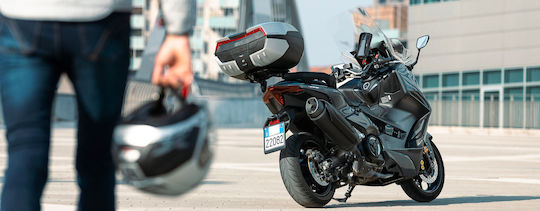 Givi V58N Maxia 5 Monokey Motorcycle Top Case 58lt Silver